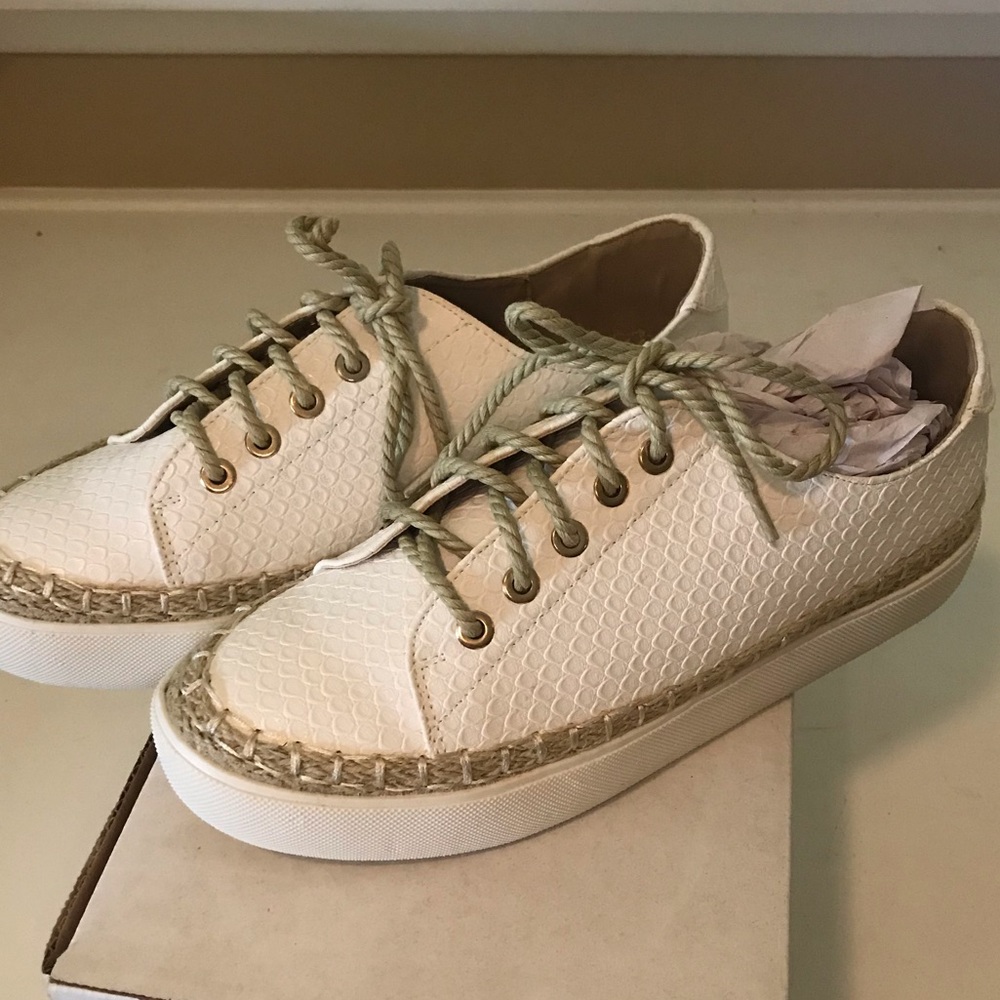 *NWOT* Venus White Lace Up Espadrilles